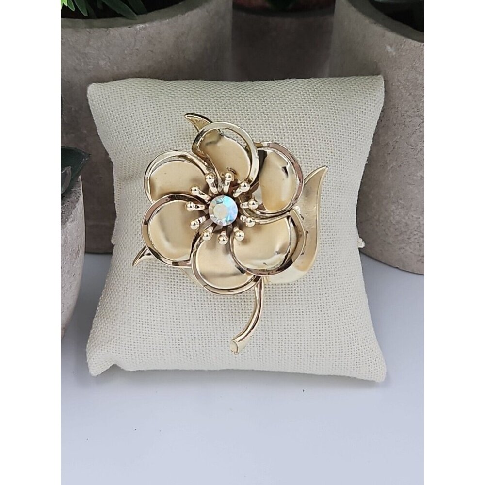 Vintage Goldone Metal Iridescent Rhinestone Flower‎ Brooch Pin 3 In